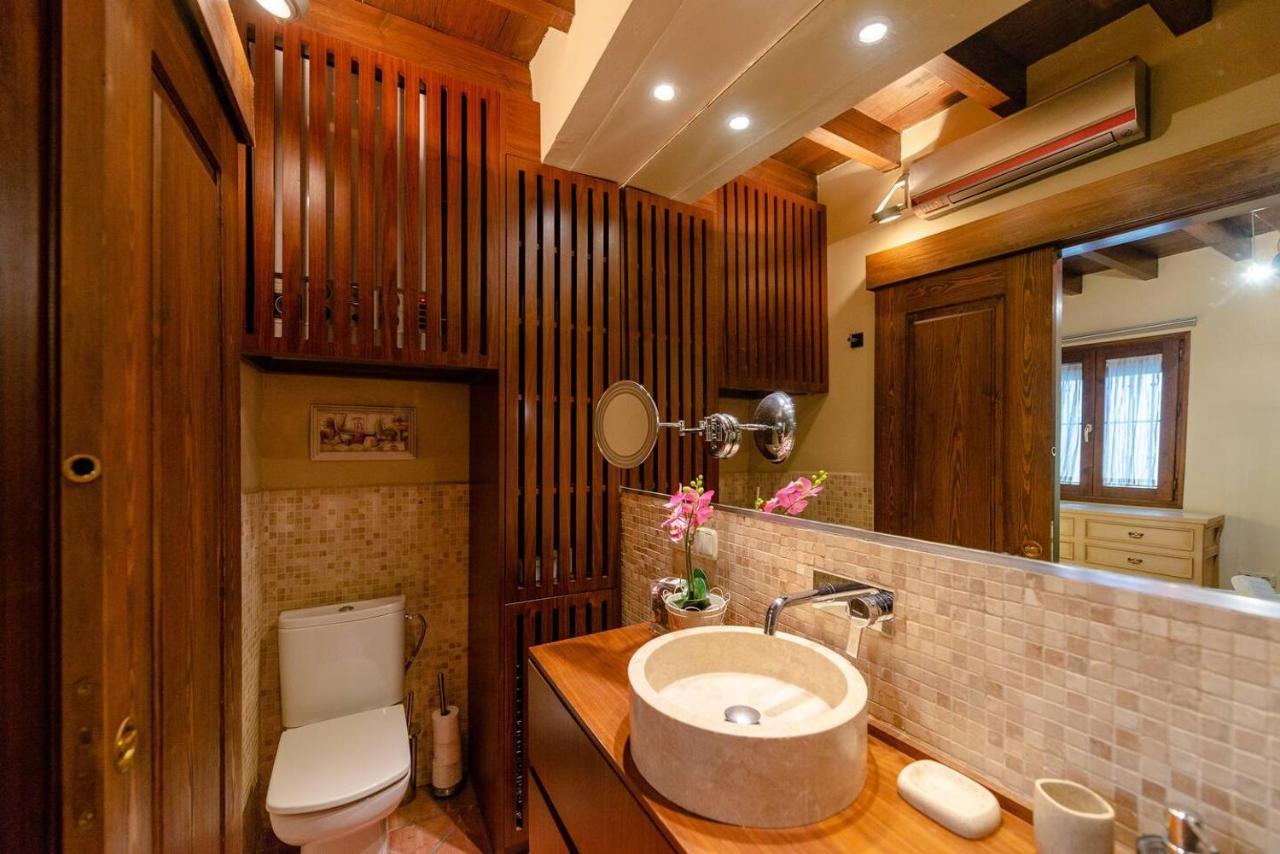 Sleep In Historic Puerta Elvira Apartment Granada Ngoại thất bức ảnh