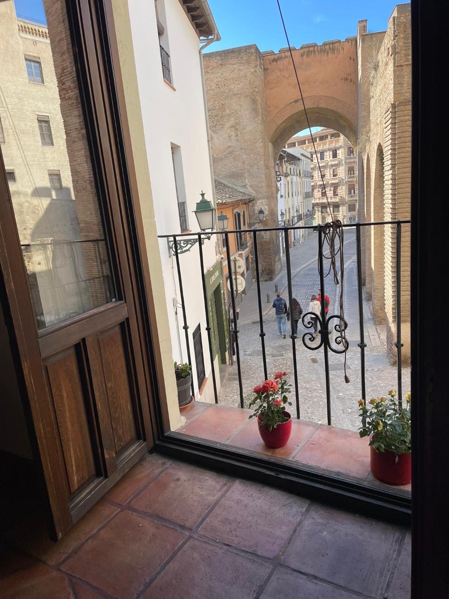 Sleep In Historic Puerta Elvira Apartment Granada Ngoại thất bức ảnh