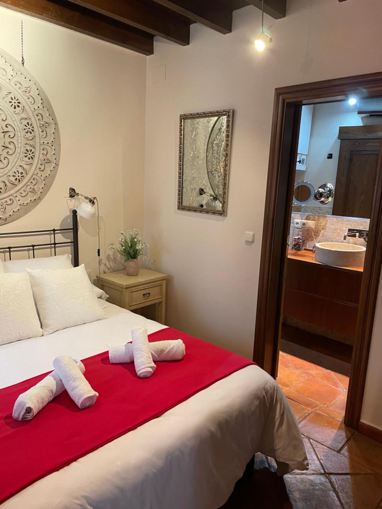 Sleep In Historic Puerta Elvira Apartment Granada Ngoại thất bức ảnh